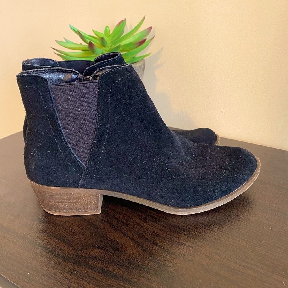 Kensie ankle booties size 10.